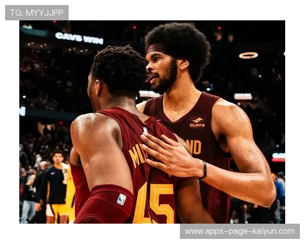 米切尔强攻上篮制造犯规并命中三罚两中，骑士守住胜利