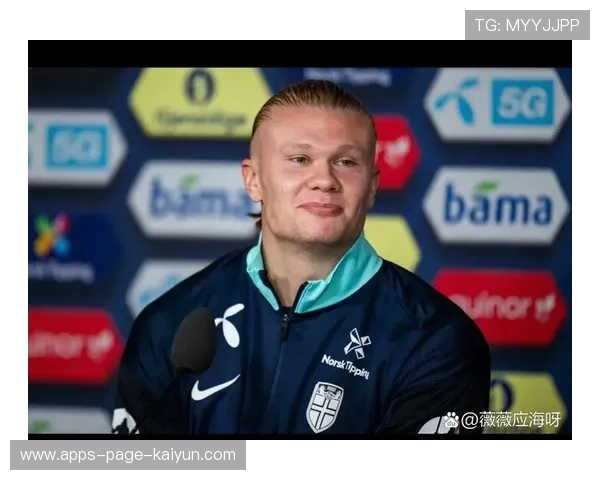 哈兰德粉丝节现场送上自制漫画,球星感动到哭 哈兰德粉丝节现场送上自制漫画,球星感动到哭