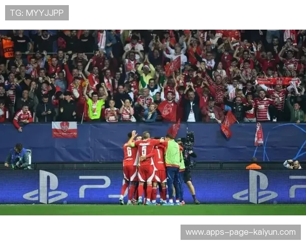 欧冠夜大小事件，红牌裁决引争议